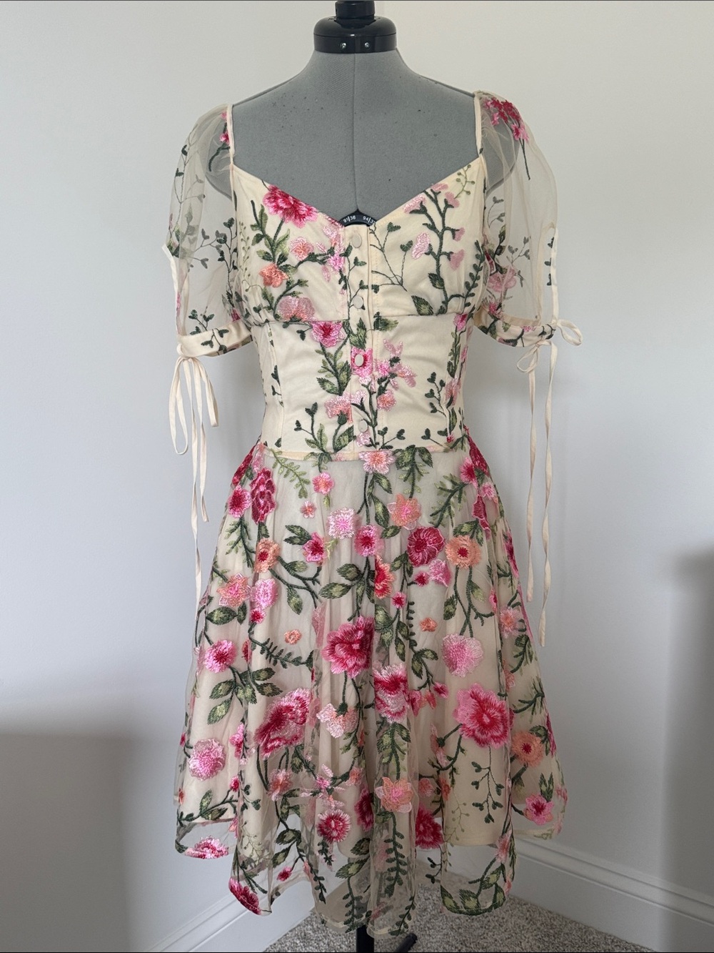 NWT Wild Rose and Sparrow Persephone Embroidered Cream & Pink Midi Dress
